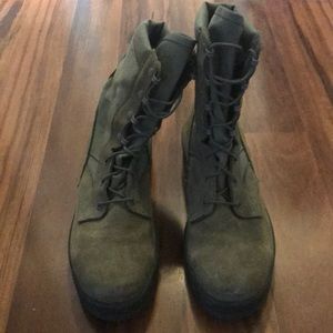 Steel toe boots
